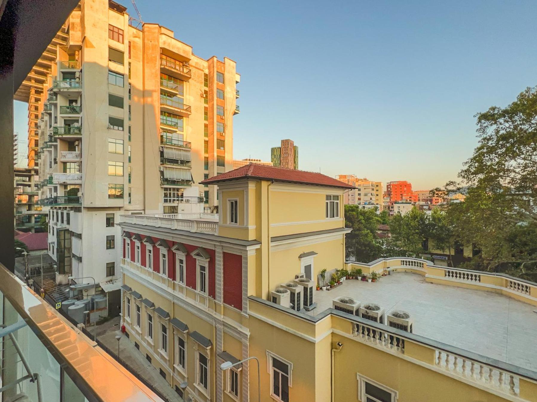 Downtown Grand Comfort Тирана Экстерьер фото